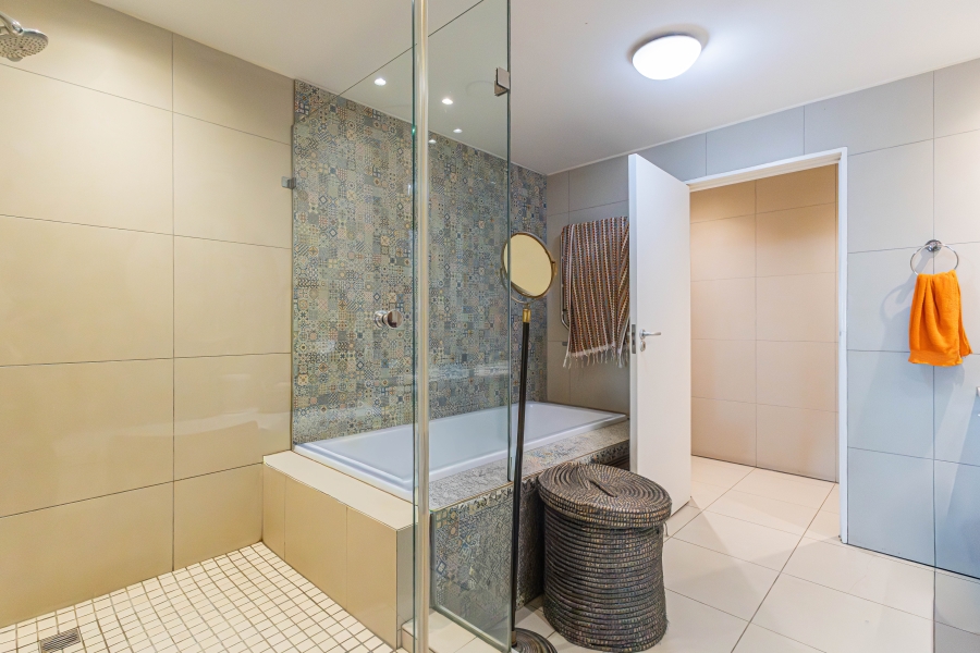 To Let 4 Bedroom Property for Rent in Mouille Point Western Cape